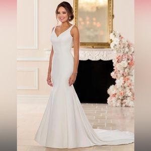 Stella York / Essense of Australia 6742 Trumpet Style Matte Satin Wedding Dress
